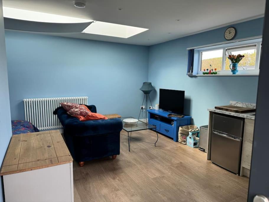 Studio, Ideally Located At Beautiful Lizard Point, Cornwall Apartment เฮลสตัน ภายนอก รูปภาพ